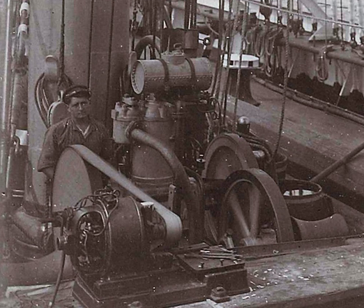 Ein Gnom-Motor in Betrieb auf einem historischen Foto
