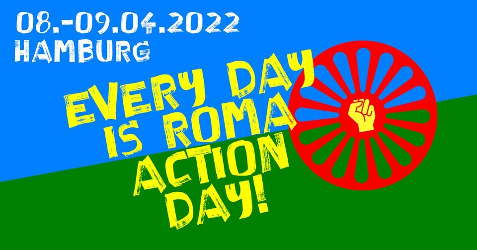 Ein bild ist diagonal balu und grün geteilt. Neben dem roten Speichenrad der Rom*nja steht der Text "Every day is Roma Action Day!"