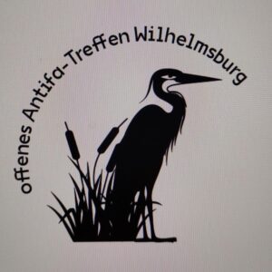 Logo_ Ein Reiher steht im Schilf, um ihn herum der Schriftzug "offenes Antifa-Treffen Wilhelmsburg"