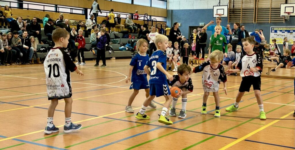 Handball Jugendspieler in Aktion
