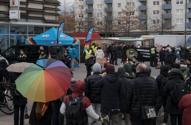 Schrille Flöten gegen rechte Töne