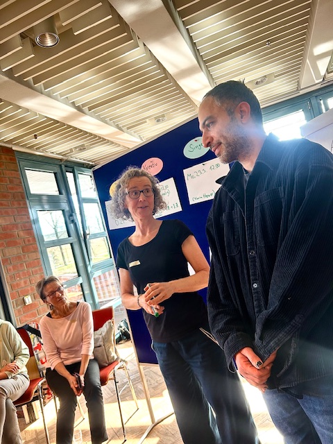 Vorstellung vom neuen Tanzlehrer Babak Radmehr.
Foto: M.Brito