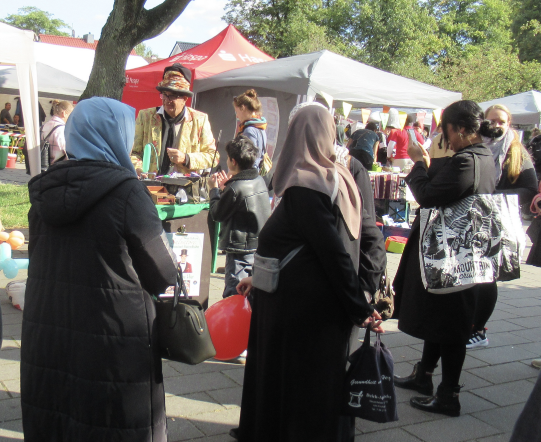 Buntes Treiben auf dem Reiherstiegfest