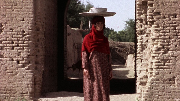 Rineuto: Die versiegelte Erde (Iranische Regisseurinnen)