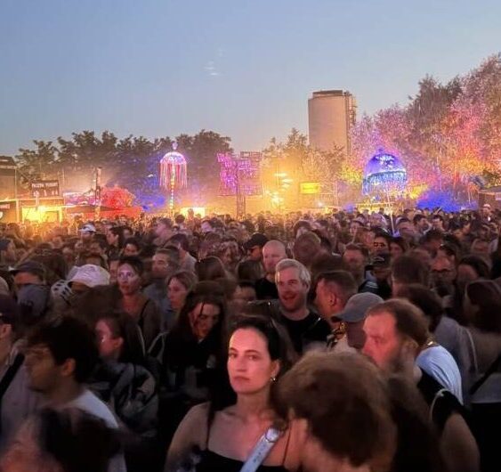 MS Dockville 2026, zwischen Feminismus und Mainstream